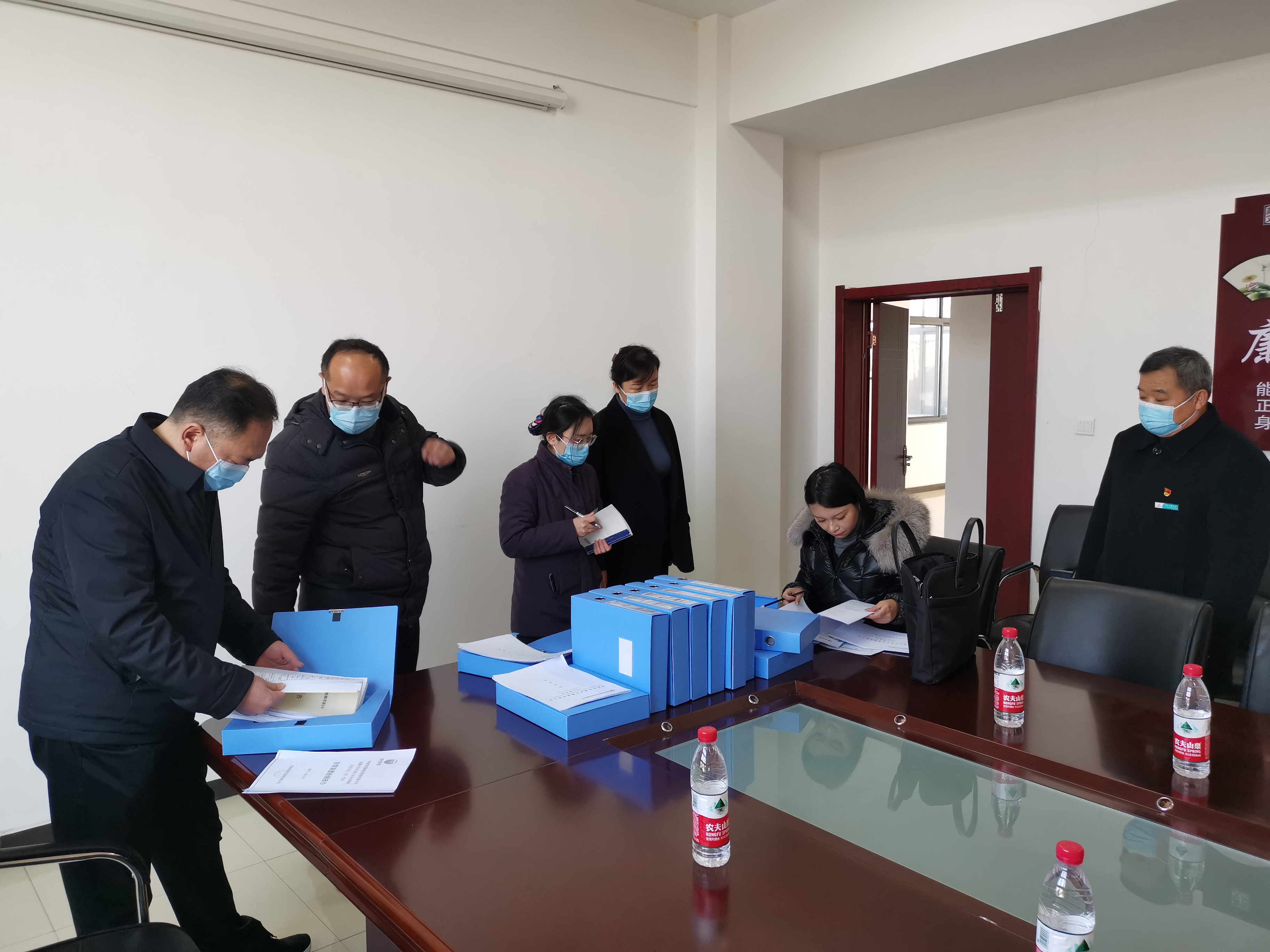 2月20日,第三檢查組到云臺山服務(wù)區(qū)省評檢查工作.jpg 2月20日,第三檢查組到云臺山服務(wù)區(qū)省評檢查工作.jpg